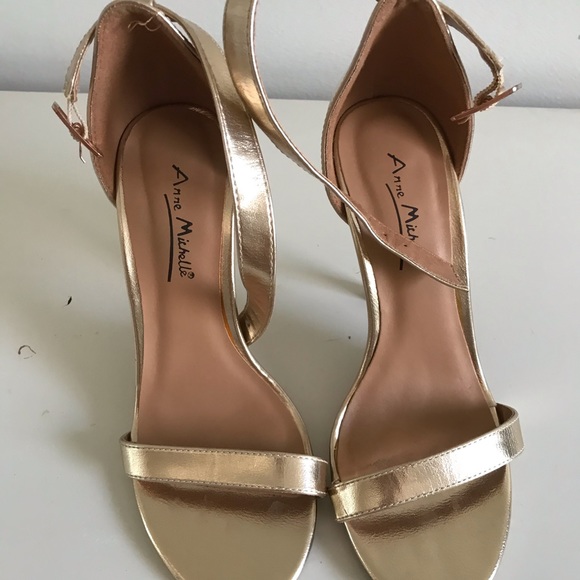 Gold shoes worn once - Picture 3 of 5